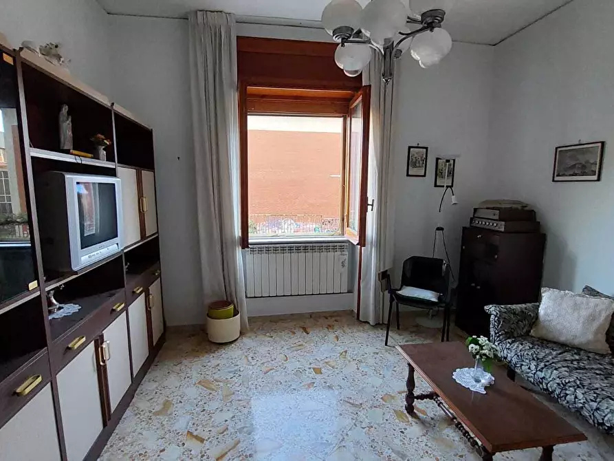 Immagine 8 di Pentalocale in vendita  in Via Medaglie D'Oro 388 a Salerno