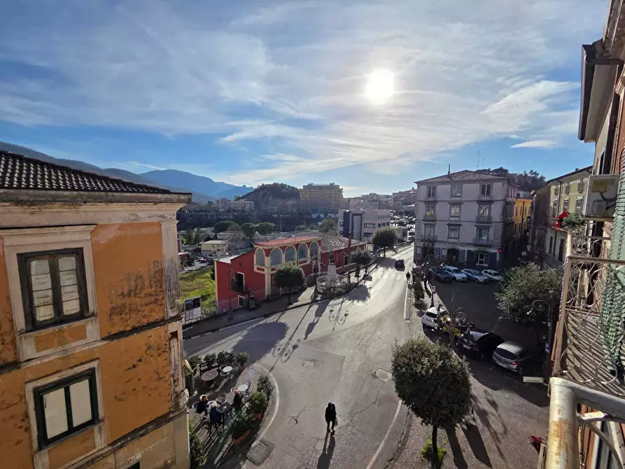 Immagine 1 di Bilocale in vendita  in Piazza Umberto I 11 a Montecorvino Rovella