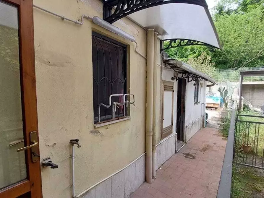 Immagine 3 di Bilocale in vendita  in Via San Severino Tommaso 66 a Baronissi