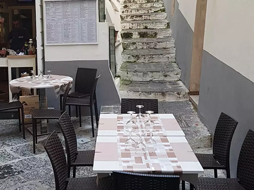 Immagine 8 di Locale commerciale in vendita  in Via Lorenzo D'Amalfi a Amalfi