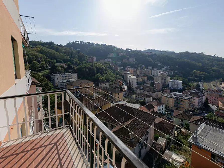 Immagine 3 di Bilocale in vendita  in Via Fratelli Gazzo a Genova