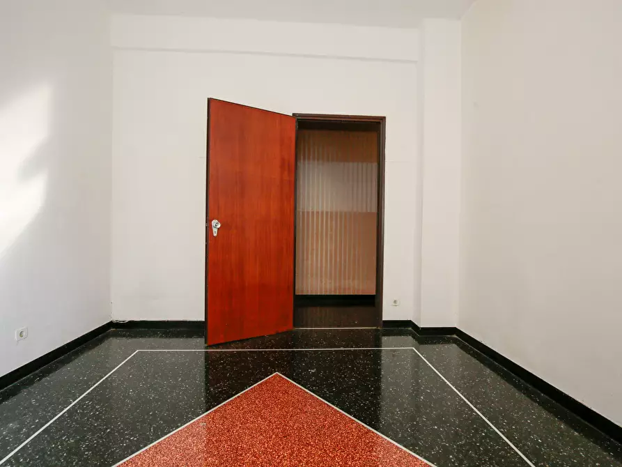 Immagine 29 di Pentalocale in vendita  in Via Paolo Anfossi 68c a Genova