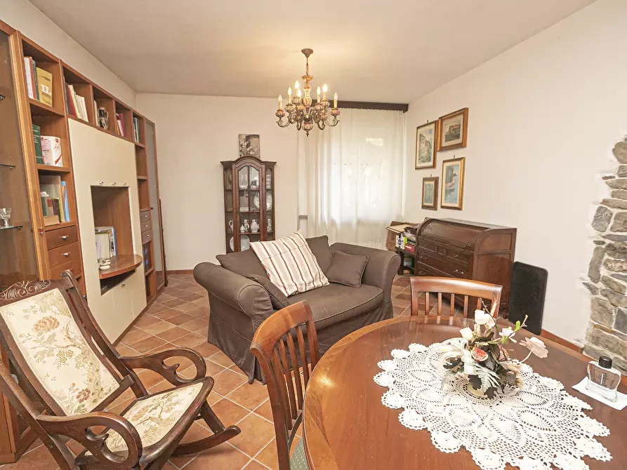 Immagine 17 di Villa in vendita  in Via privata Scanduè 23 a Serra Riccò