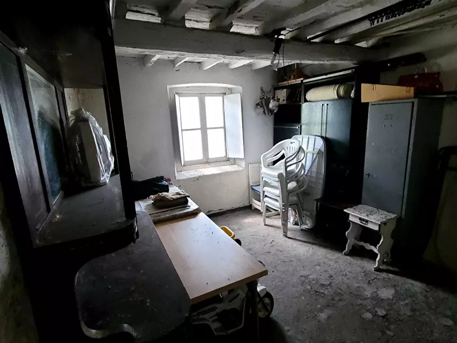 Immagine 58 di Pentalocale in vendita  in Via Campi 7 a Serra Riccò