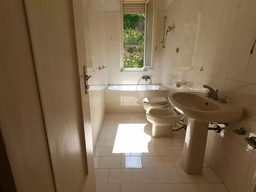 Immagine 37 di Trilocale in vendita  in Salita Serra Riccò 13 a Genova