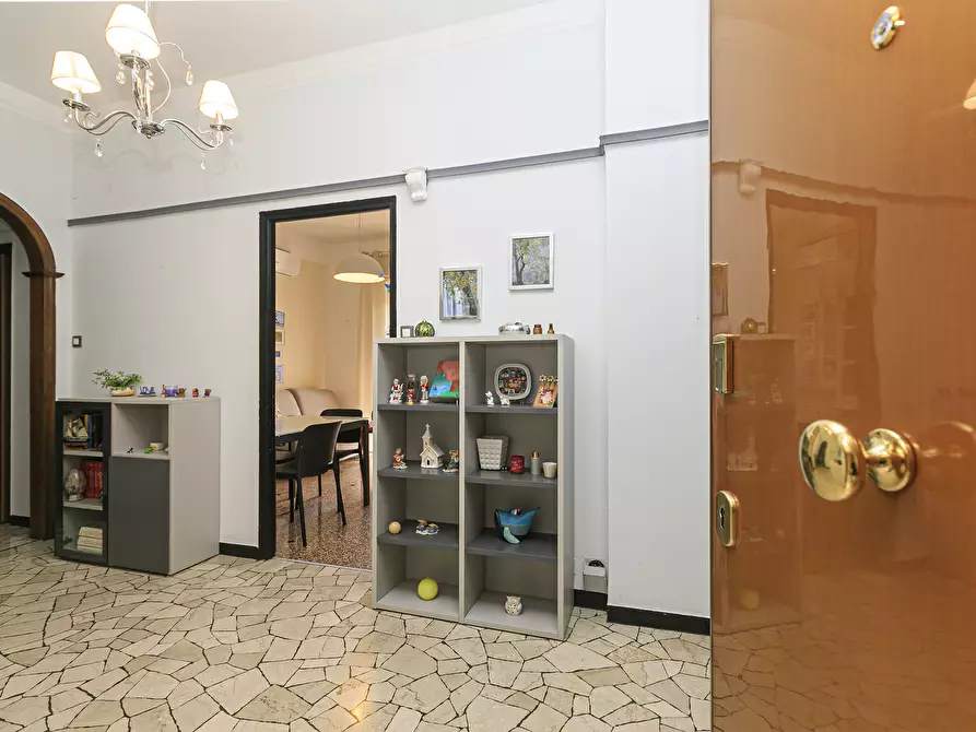 Immagine 2 di Trilocale in vendita  in Via Carnia 57B a Genova