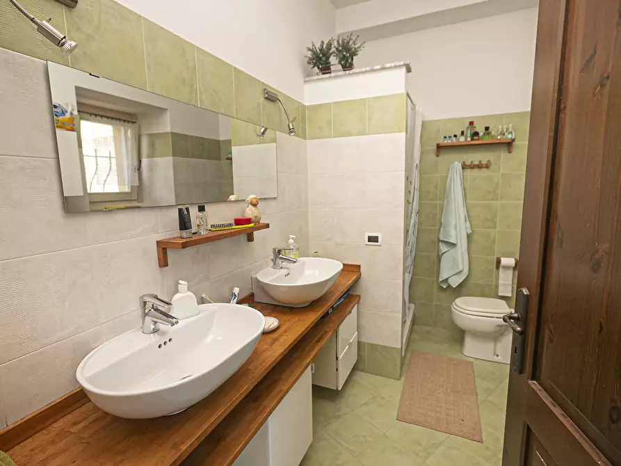 Immagine 28 di Villa in vendita  in Via privata Scanduè 23 a Serra Riccò