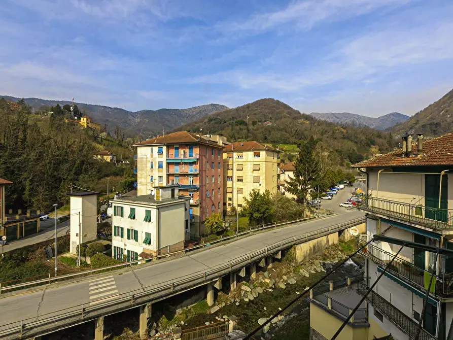 Immagine 25 di Quadrilocale in vendita  in Via Ennio Del Monte 5 a Campomorone
