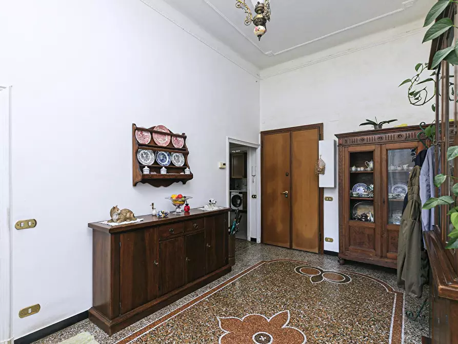 Immagine 17 di Pentalocale in vendita  in Via Val Sugana 9 a Genova