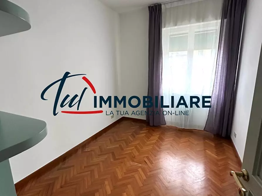 Immagine 17 di Pentalocale in vendita  in Viale Fabbricotti 106 a Livorno