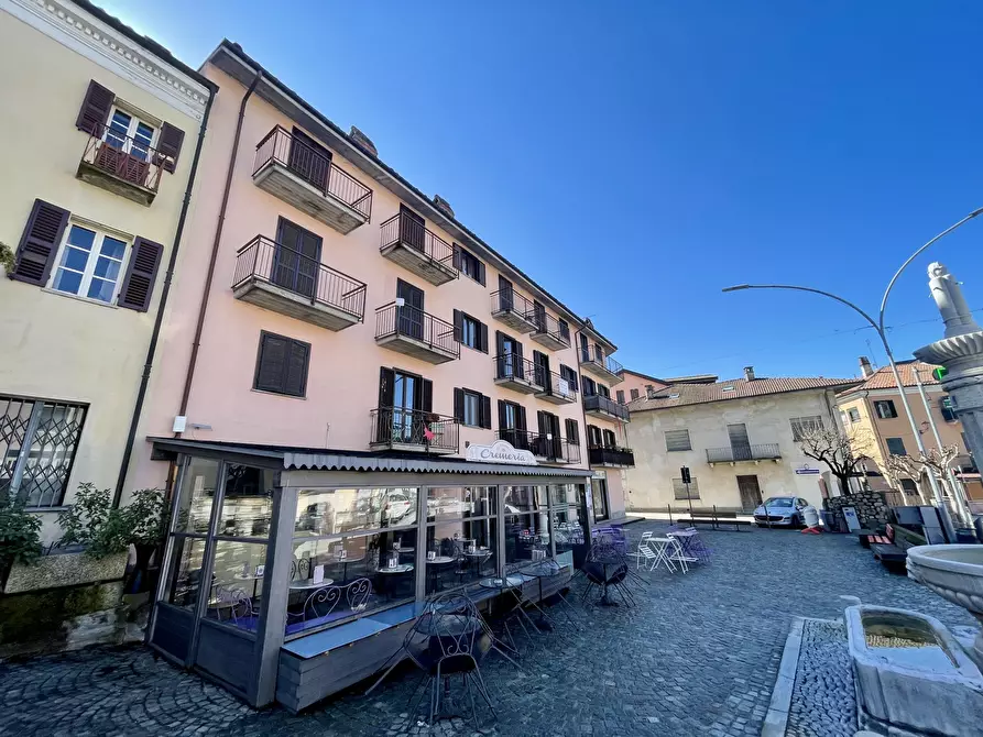 Immagine 1 di Pentalocale in vendita  in Piazza Vittorio Emanuele 55 a Farigliano