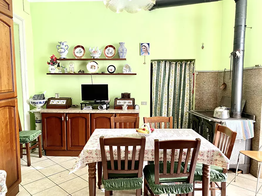 Immagine 11 di Pentalocale in vendita  in Piazza Confraternita 6 a Dogliani