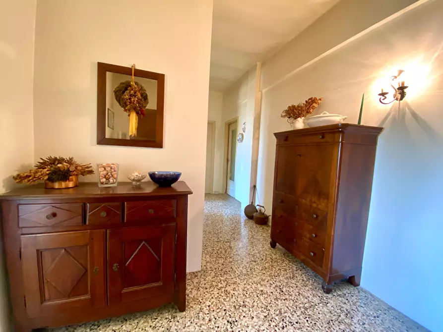 Immagine 6 di Trilocale in vendita  in SP661 16 a Monchiero