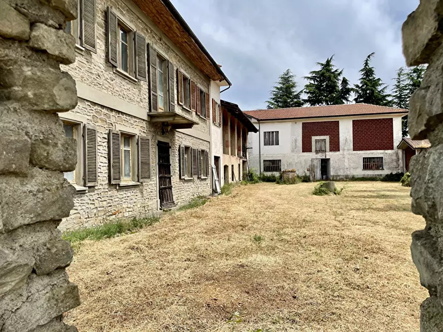 Immagine 23 di Rustico / casale in vendita  in Frazione Villa 8 a Serravalle Langhe