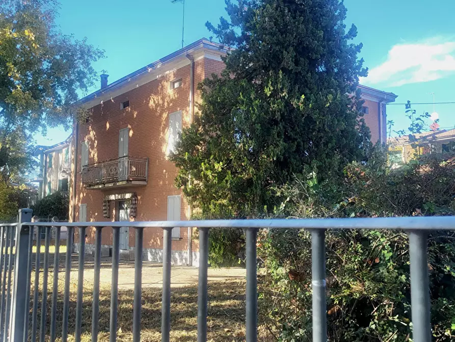 Immagine 40 di Villa in vendita  in Strada Cornazzano 3 a Sissa Trecasali