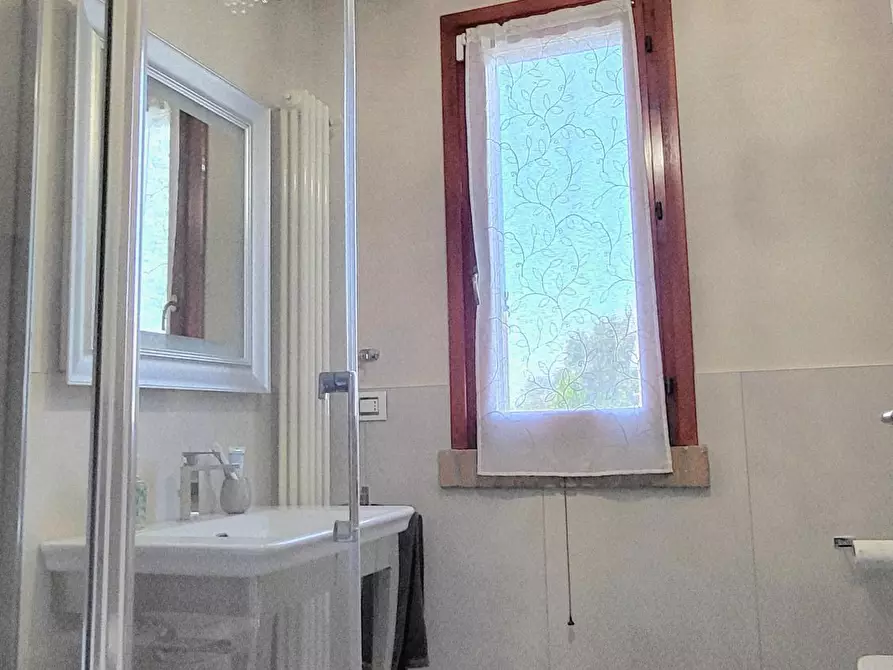 Immagine 18 di Trilocale in vendita  in Via F. Frati 1 a Sissa Trecasali