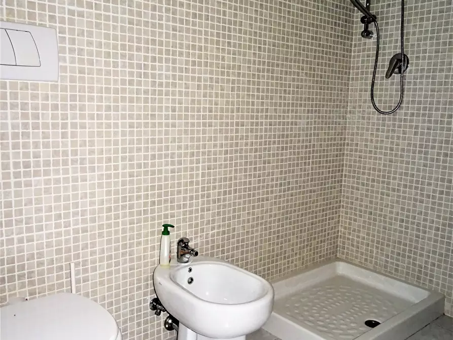 Immagine 7 di Ufficio in vendita  a Senigallia