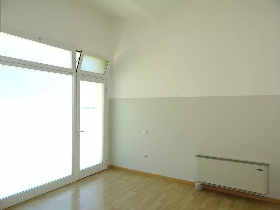 Immagine 7 di Ufficio in vendita  a Senigallia