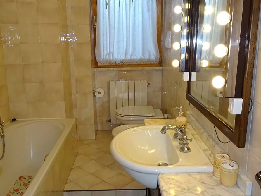 Immagine 23 di Rustico / casale in vendita  a Ostra Vetere