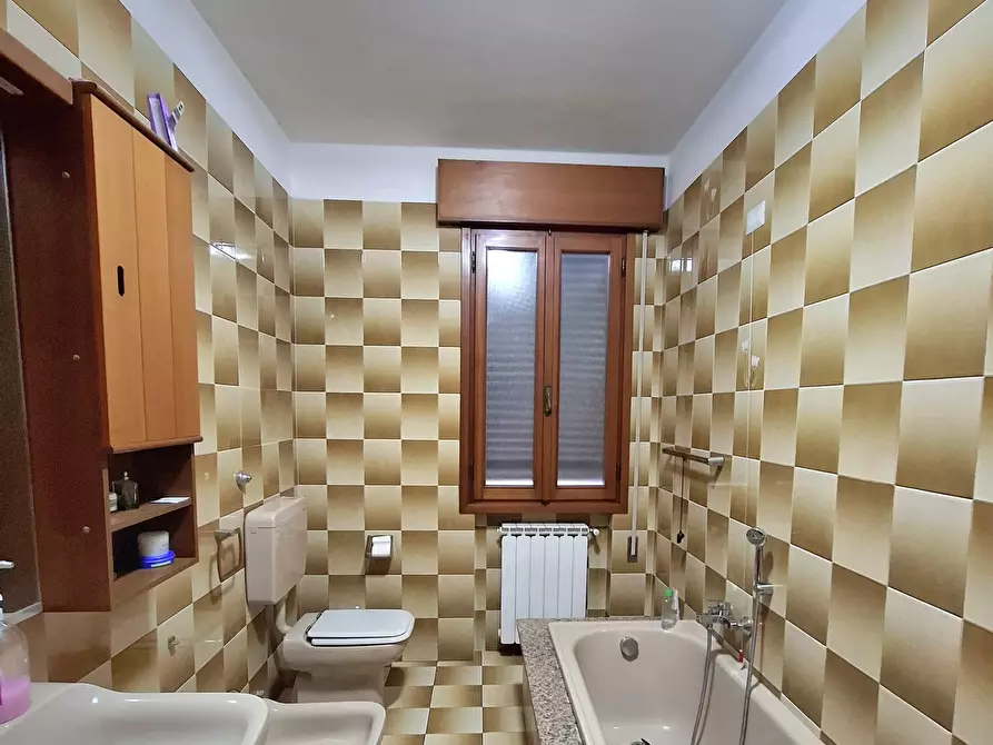 Immagine 10 di Villa in vendita  in Via Filippo Brunelleschi 42 a Rovigo