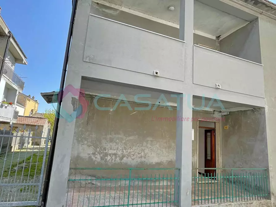 Immagine 43 di Porzione di casa in vendita  a Silvi