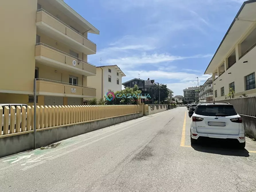 Immagine 52 di Attico in vendita  a Pineto