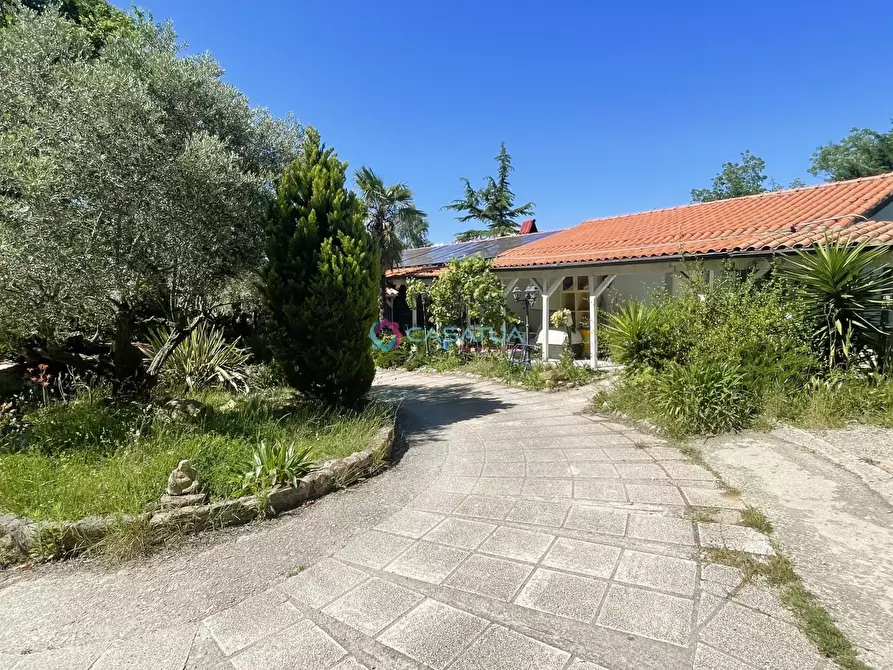 Immagine 1 di Villa in vendita  in Contrada Cretone 9 a Pineto