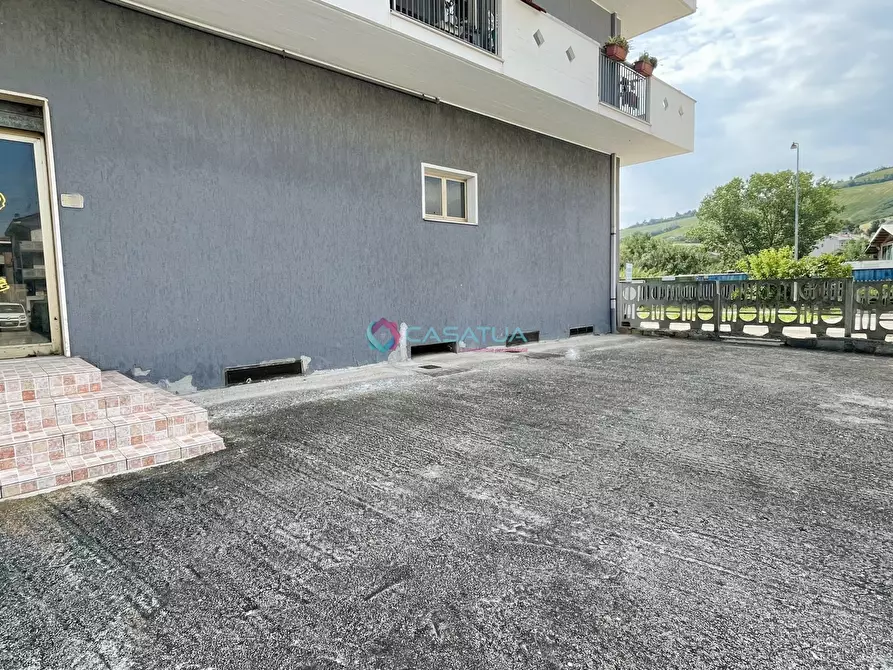 Immagine 12 di Locale commerciale in vendita  a Pineto