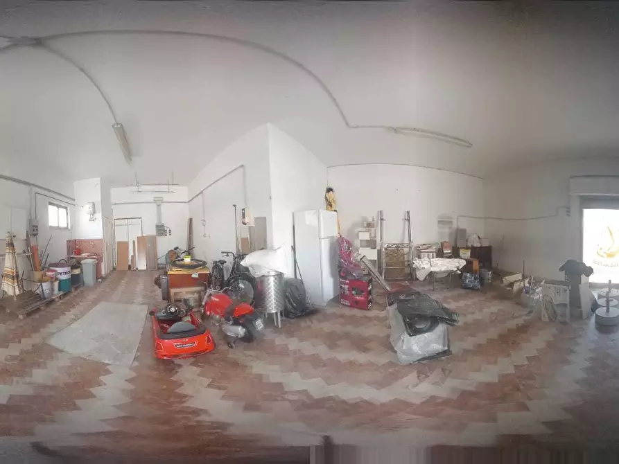 Immagine 18 di Locale commerciale in vendita  a Pineto