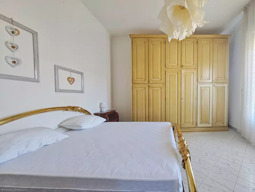 Immagine 32 di Quadrilocale in vendita  in Piazza Giacomo Matteotti 8 a Sarzana