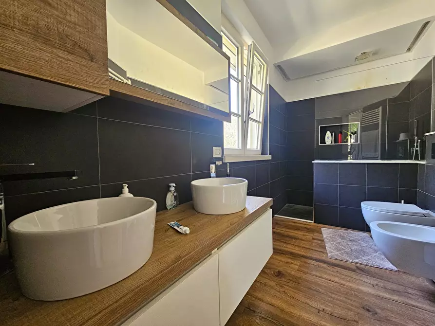 Immagine 36 di Villa in vendita  in Via Luparello 5 a Sarzana