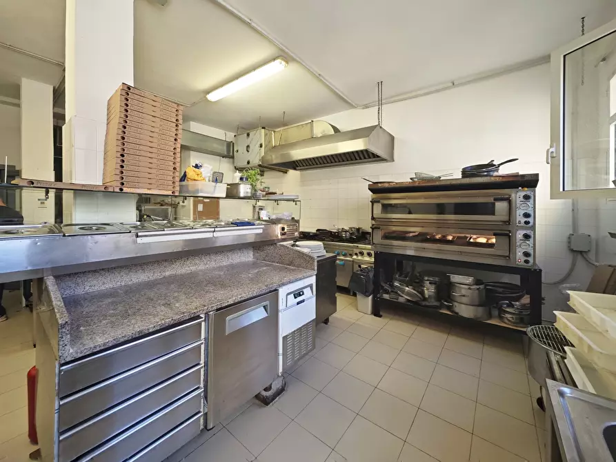 Immagine 70 di Locale commerciale in vendita  in Località Fiascherino 7 a Lerici