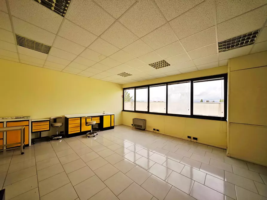 Immagine 18 di Ufficio in vendita  in Via Brigata Partigiana Ugo Muccini 92 a Sarzana