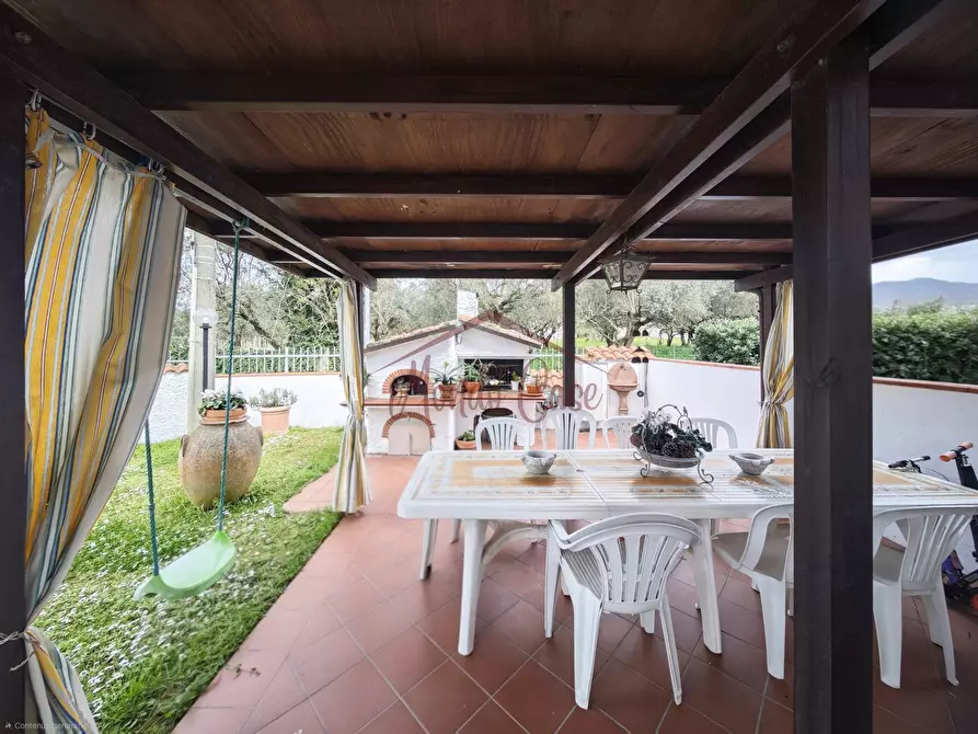 Immagine 49 di Porzione di casa in vendita  a Fosdinovo