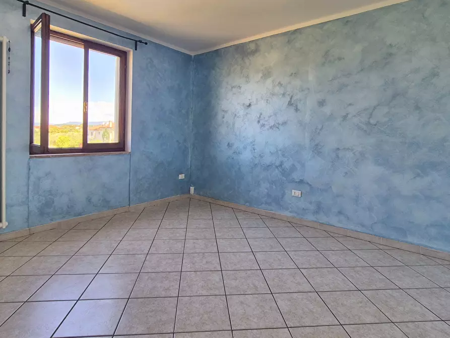 Immagine 12 di Trilocale in vendita  in Via Canale 106 a Castelnuovo Magra