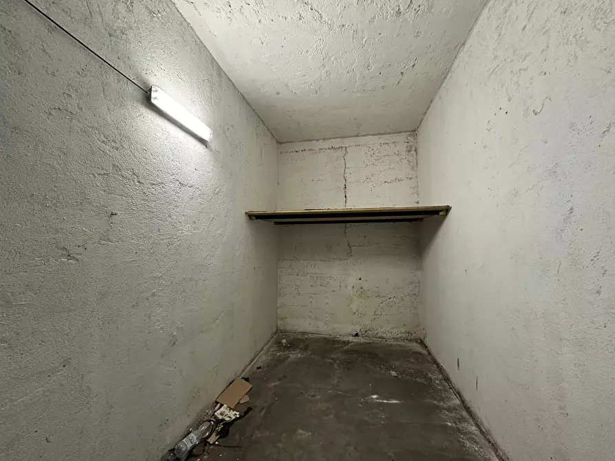 Immagine 5 di Garage in vendita  in Via Pesaro 45 a Torino