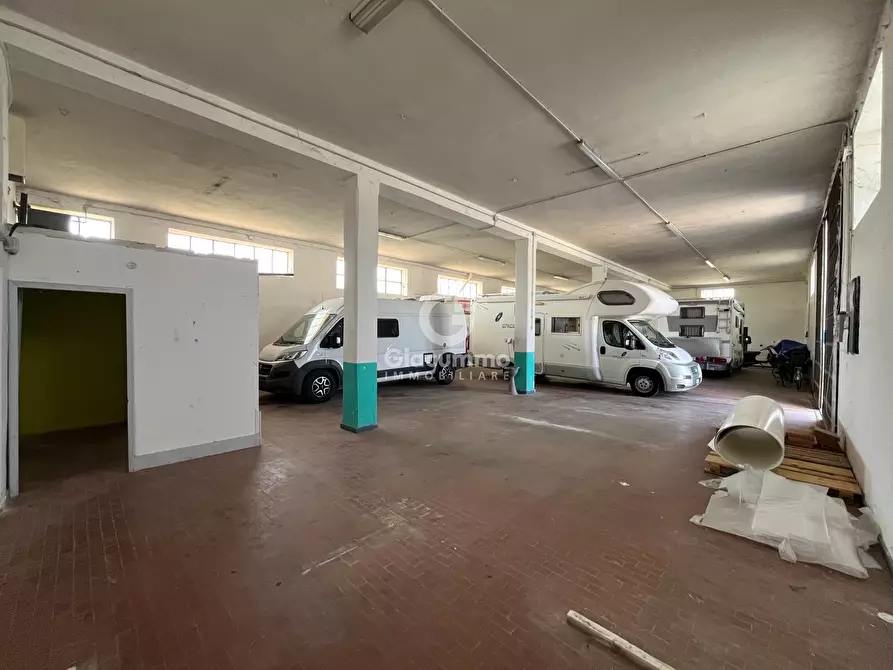 Immagine 7 di Capannone industriale in vendita  a Tito