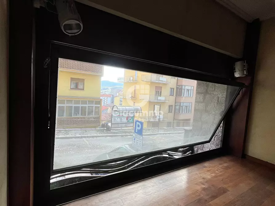 Immagine 13 di Locale commerciale in affitto  in Via Nicola Vaccaro a Potenza