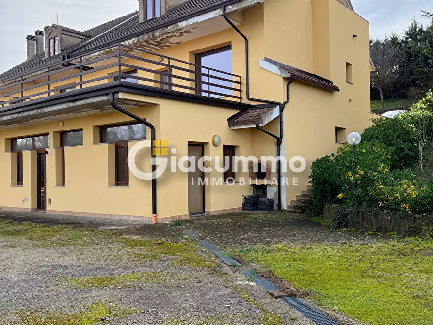 Immagine 1 di Casa bifamiliare in vendita  in Via Mezzana 209 a Potenza