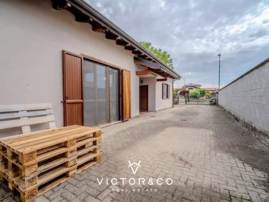 Immagine 42 di Casa bifamiliare in vendita  in Via Borghetto 4 a Casalino
