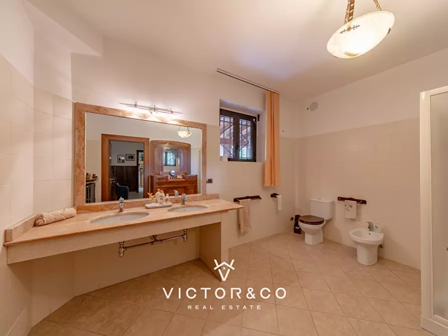 Immagine 46 di Villa in vendita  in Viale Parco Mazza sn a Oleggio