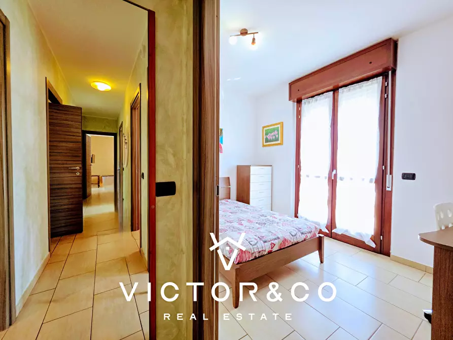 Immagine 17 di Quadrilocale in vendita  in Via Leopardi snc a Romentino