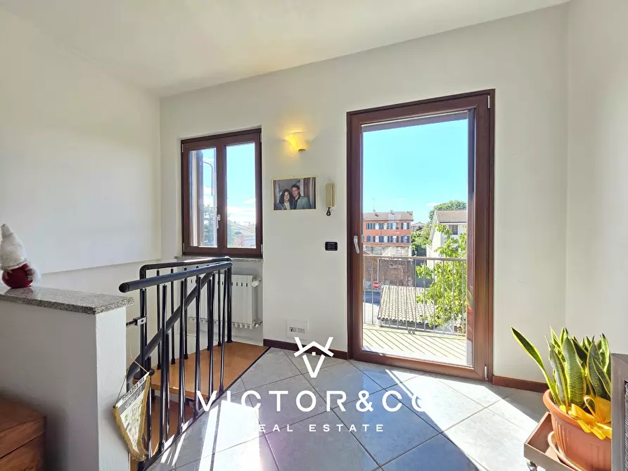 Immagine 13 di Quadrilocale in vendita  in VIA BATTISTI snc a Romentino