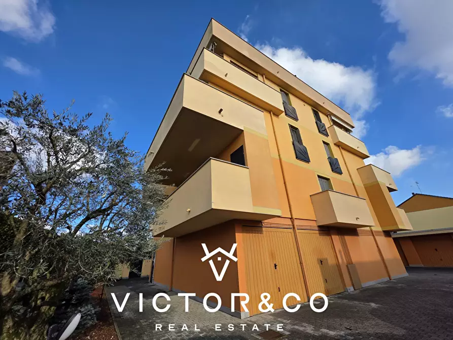 Immagine 19 di Bilocale in vendita  in Via Valsesia 16 a Novara