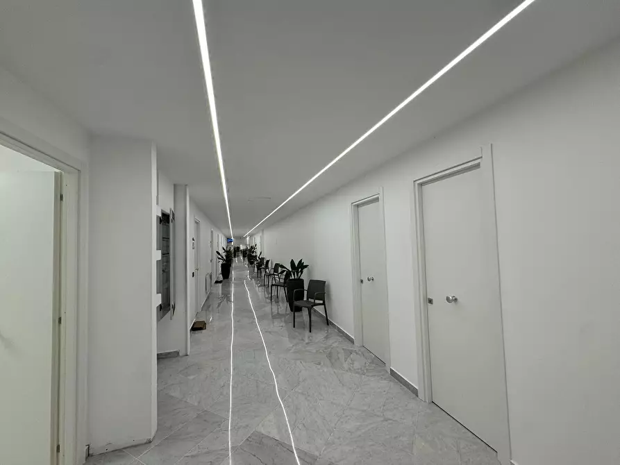 Immagine 8 di Ufficio in affitto  in Via Imperatore Federico a Palermo