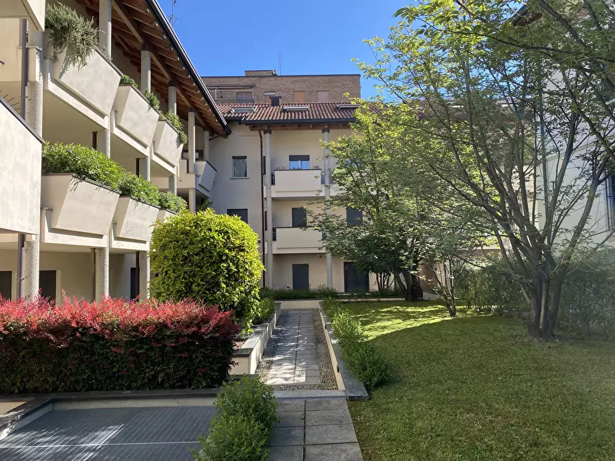 Immagine 54 di Trilocale in vendita  in Via Catalani 1 a Monza