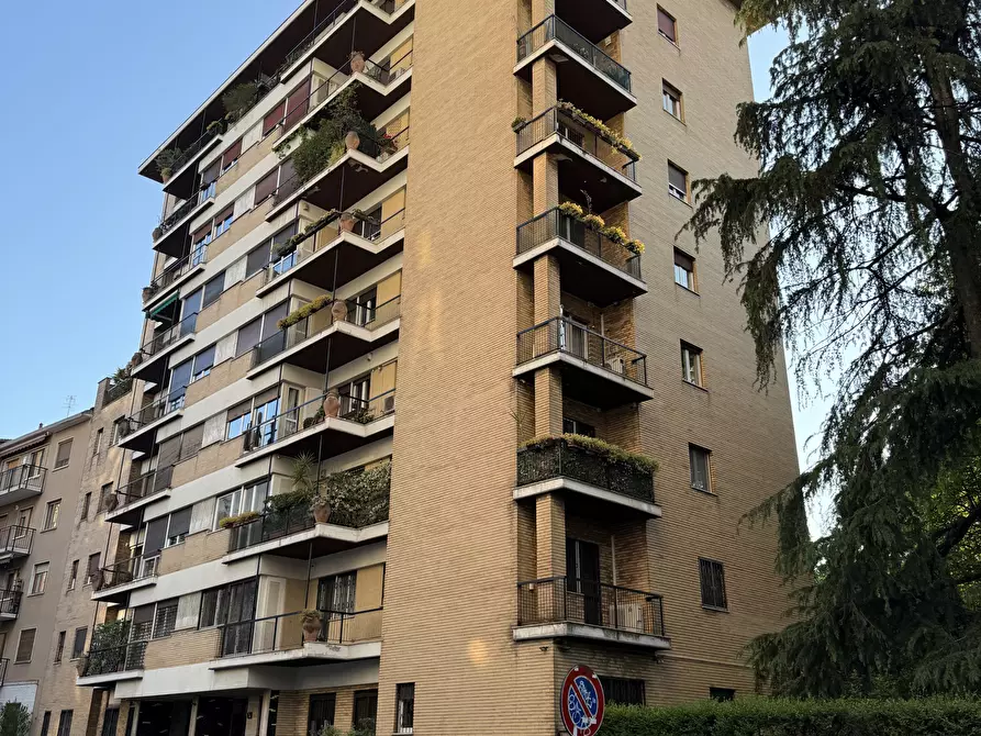 Immagine 106 di Pentalocale in vendita  in Via Roberto Moroni 7A a Sesto San Giovanni