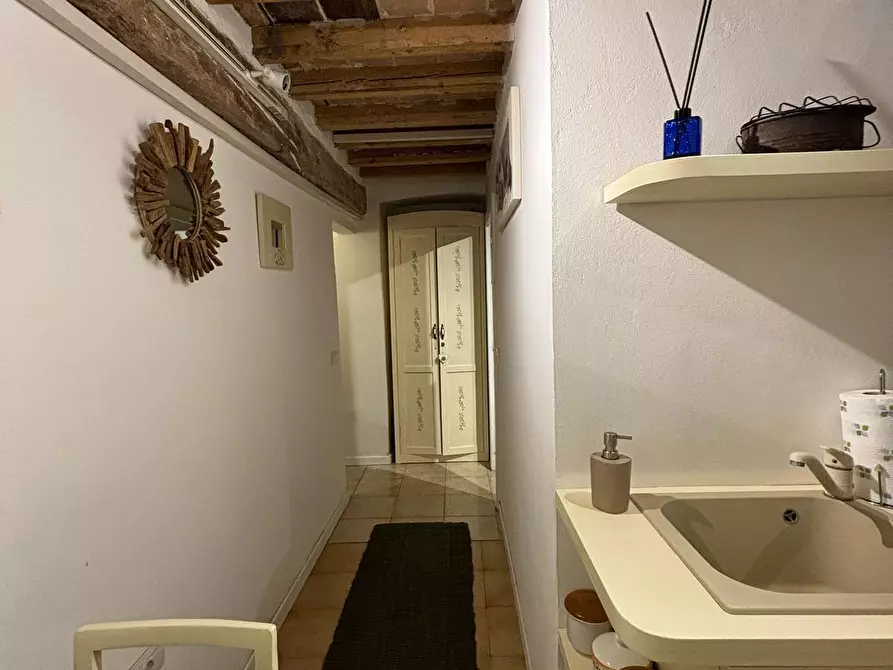 Immagine 12 di Appartamento in vendita  a Varano De' Melegari