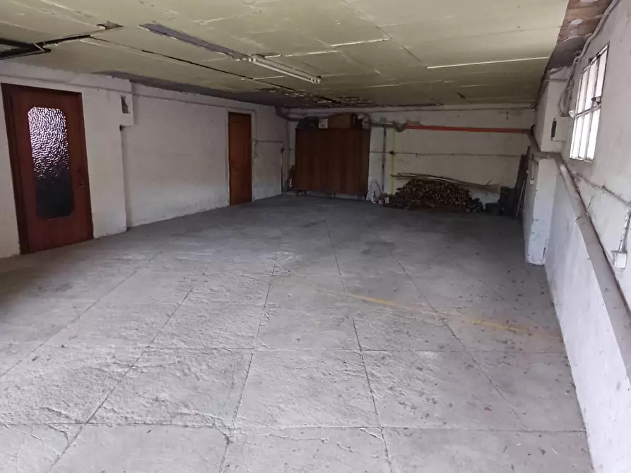 Immagine 40 di Trilocale in vendita  a Fornovo Di Taro