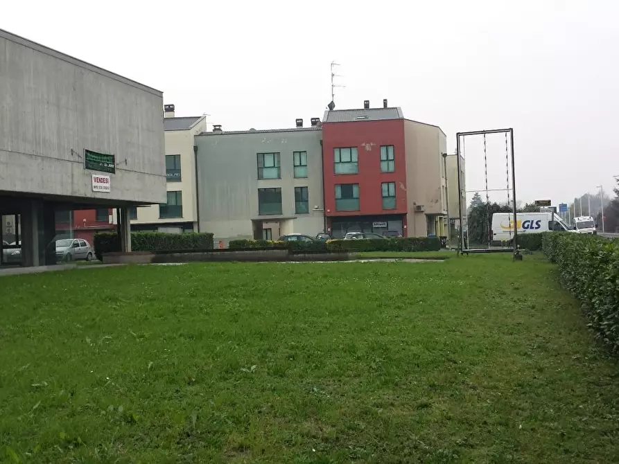 Immagine 9 di Attività artigianale in vendita  a Collecchio